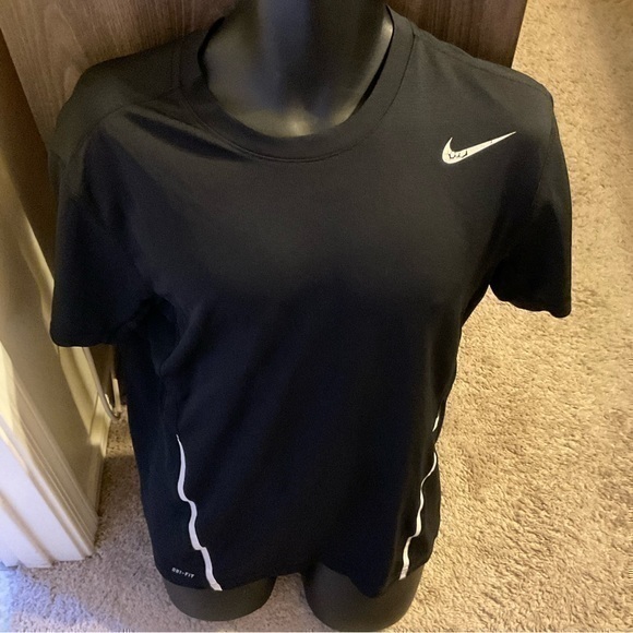 Men’s used Nike black tennis shirt dri fit size L large Pre own items are as is - Picture 1 of 3